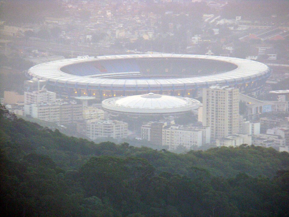 Vista aérea del estadio Arena Fonte Nova durante un partido nocturno